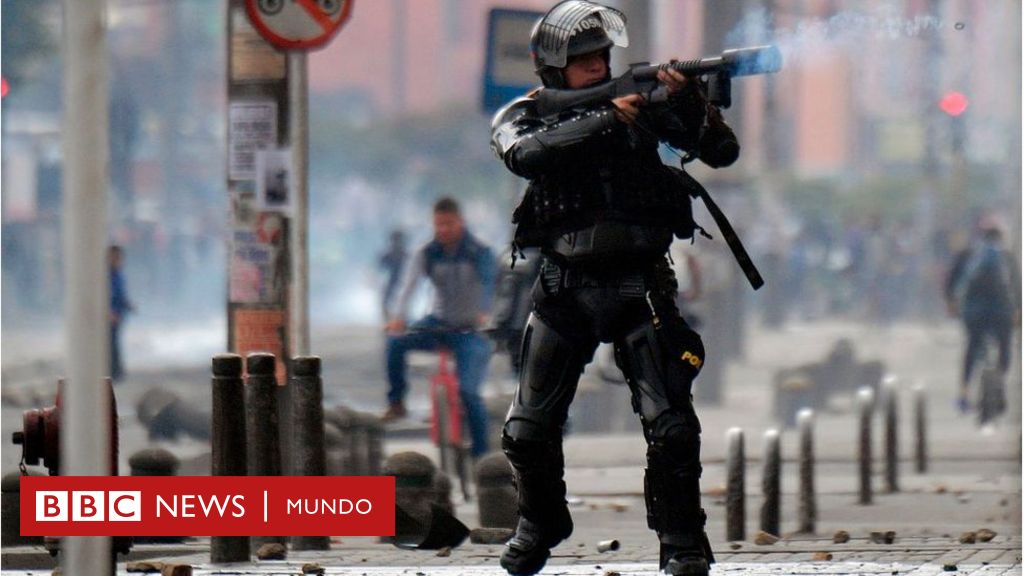 Protestas en Colombia: Duque saca el ejército a la calle y llama a una  "conversación nacional" - BBC News Mundo