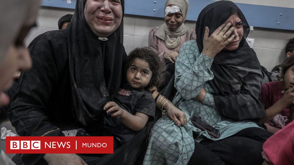 Qué se sabe del ataque a un hospital de Gaza que dejó cientos de muertos y del que se culpan mutuamente israelíes y palestinos