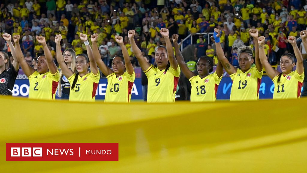 Cómo pasó el fútbol femenino en Colombia de estar casi cancelado a cosechar un gran éxito en el Mundial