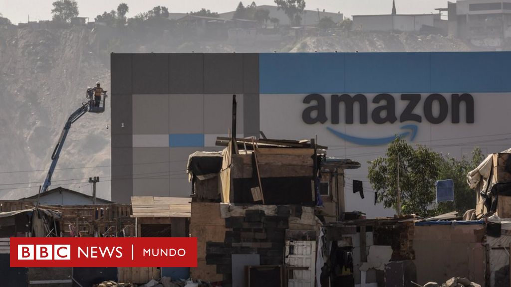 Amazon en Tijuana: la polémica por las fotos de un gigantesco almacén de la empresa construido en medio de un barrio marginal en México