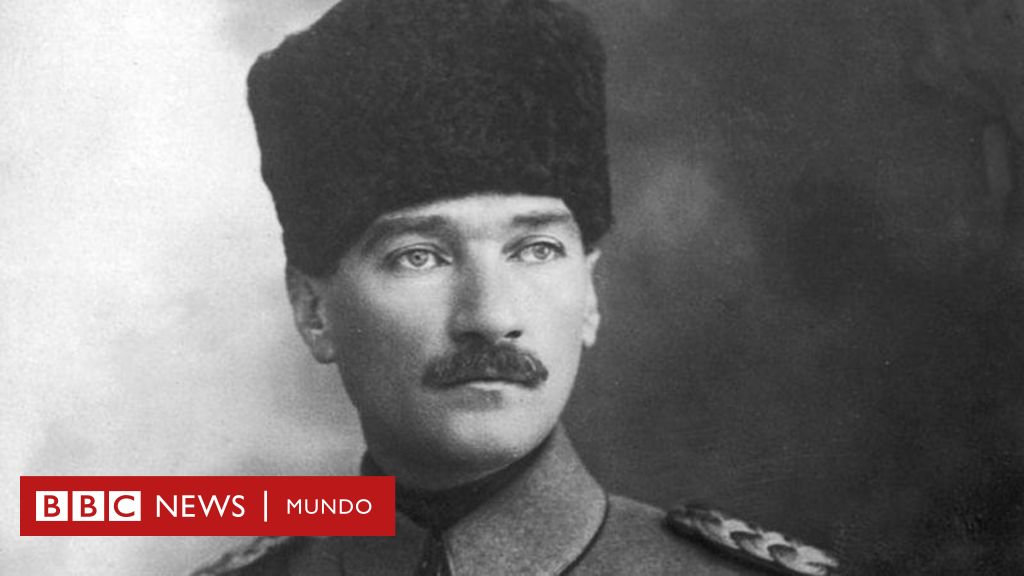 Quién fue Atatürk, el controvertido padre de la Turquía moderna, y por qué su legado puede estar en peligro