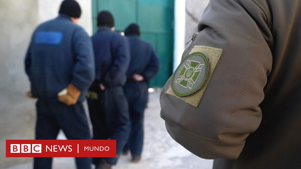 La BBC tiene acceso a un campo de prisioneros de guerra rusos en Ucrania