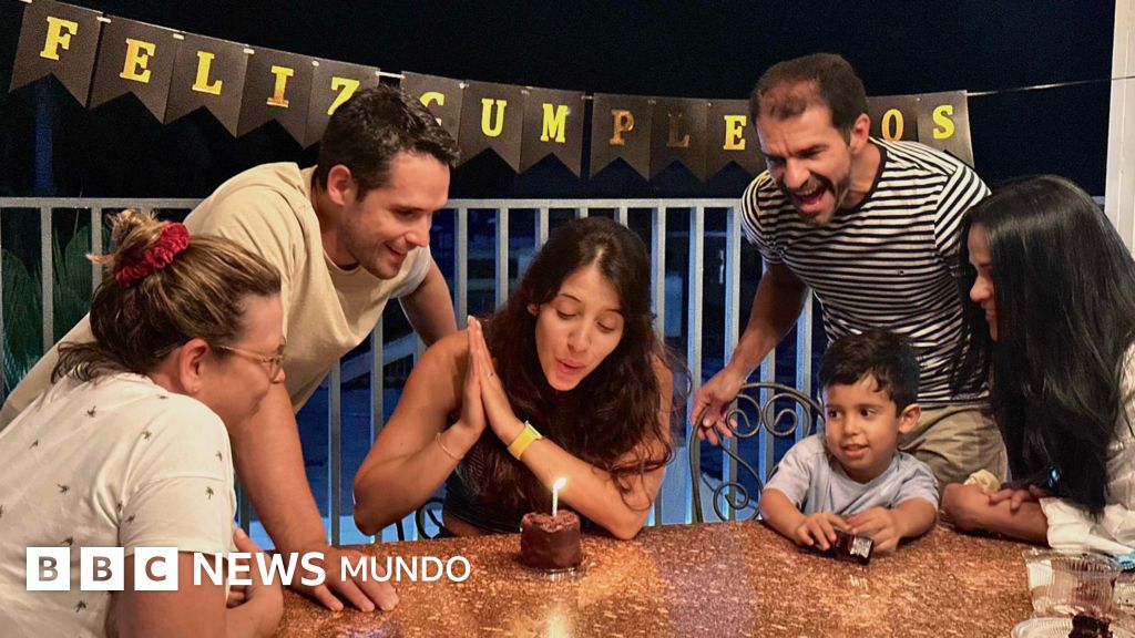  Ay, qué noche tan preciosa : la historia de la canción de cumpleaños que se convirtió en  un pedazo de Venezuela que recorre el mundo 