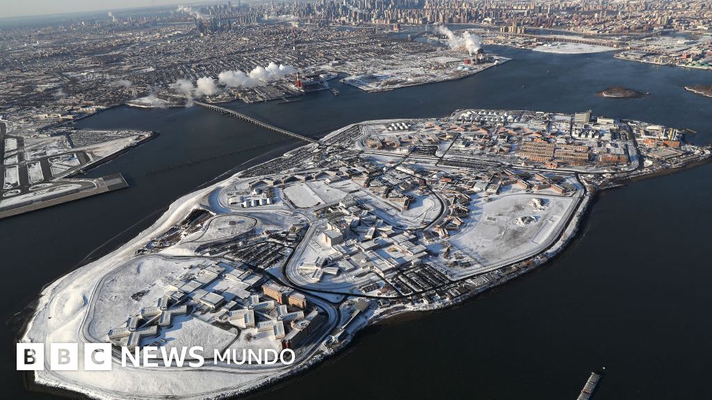 Rikers Island, el cuestionado complejo de 10 cárceles en una isla de Nueva York que se convirtió en una “vergüenza nacional” para la ciudad