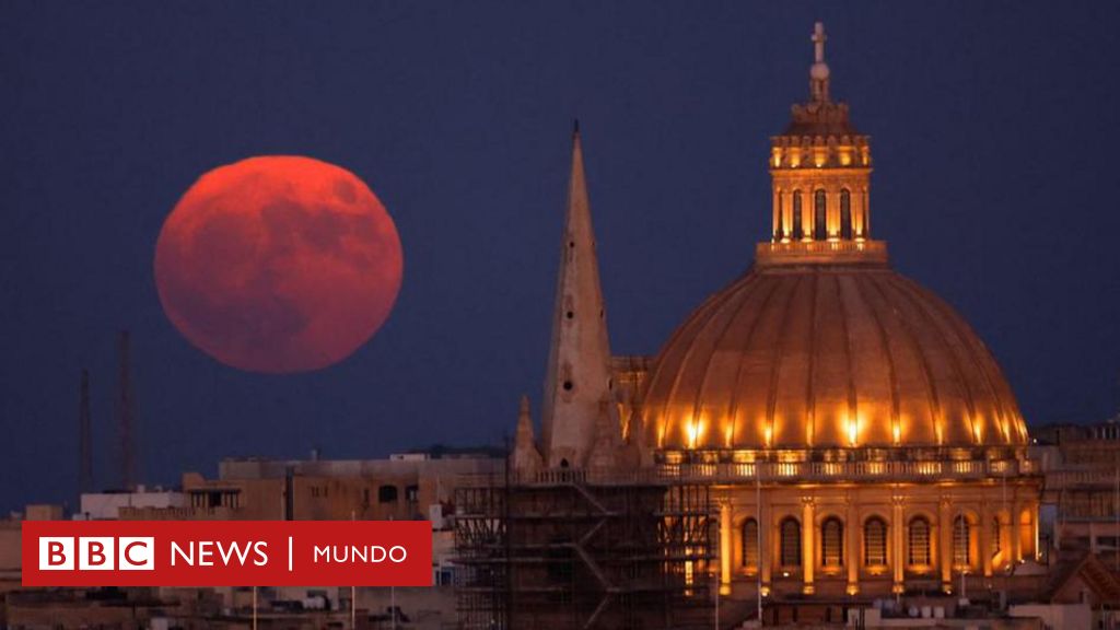 "Luna de esturión": el espectáculo en los cielos que dejó la primera superluna de agosto