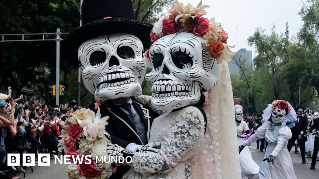 Día de Muertos: cómo la saga de James Bond “inventó” el llamativo desfile de Ciudad de México