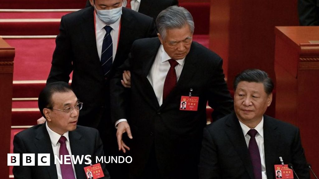 El extraño momento en que sacan al expresidente Hu Jintao en plena ceremonia del Congreso del Partido Comunista de China