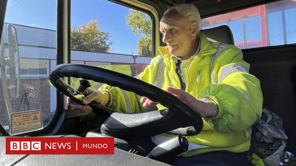 “No necesito GPS ni mapa, todo lo tengo en la cabeza”: el camionero de 90 años que se rehúsa a jubilarse y a entrar en los récords Guinness