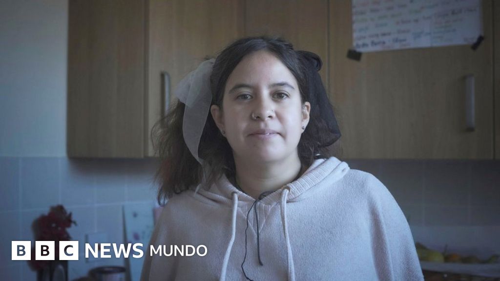 "El día que solo tengo un trabajo lo considero mi día libre": la madre soltera inglesa que necesita 5 trabajos para sobrevivir