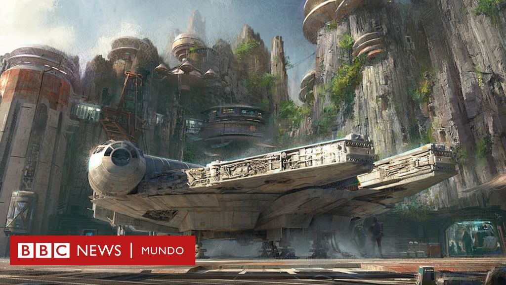 StarWars El Salvador - George Lucas con todas las maquetas de Star