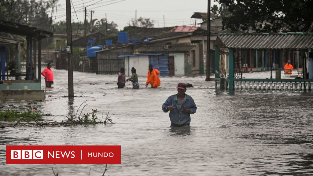Huragan Ian, przechodząc przez Kubę, powoduje rozległe zniszczenia, powodzie i przerwy w dostawie prądu