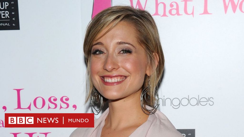 La Actriz De La Serie De Tv Smallville Allison Mack Es Acusada De