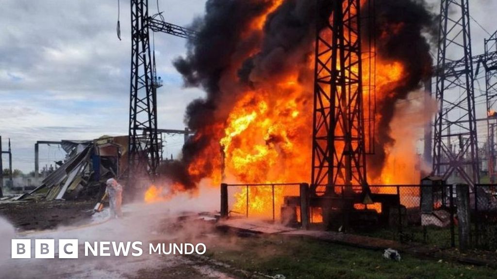 "Ataques masivos" de Rusia golpean la red eléctrica de Ucrania