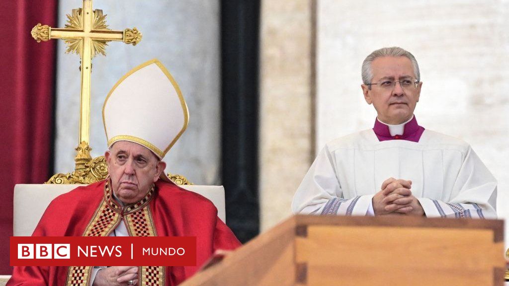 Benedicto XVI: el sobrio pero solemne funeral del Papa emérito en fotos