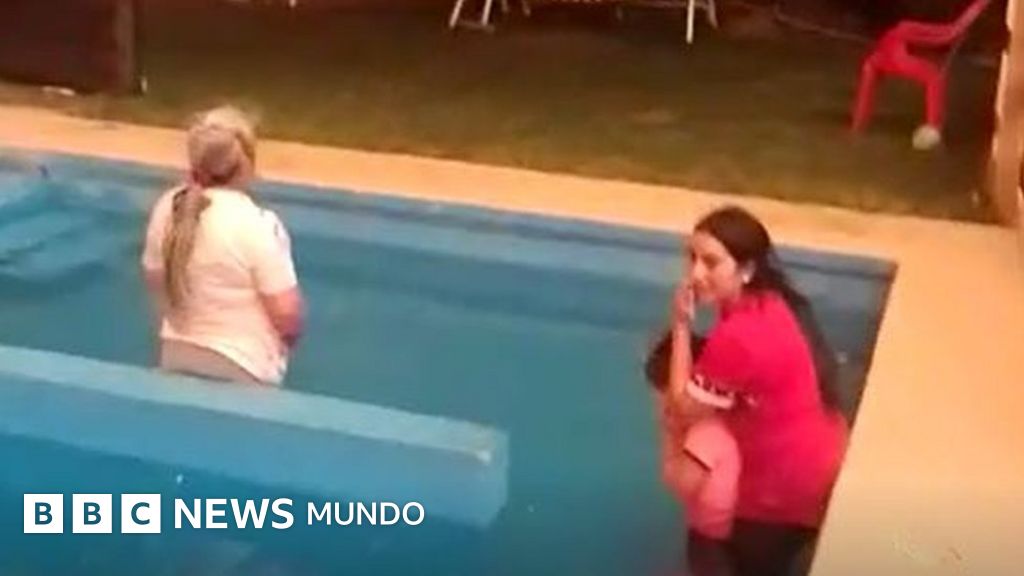 Incendios en Chile | "Nos agachábamos y asomábamos en el agua mientras caían los palos quemados": los chilenos que sobrevivieron en una piscina a las llamas