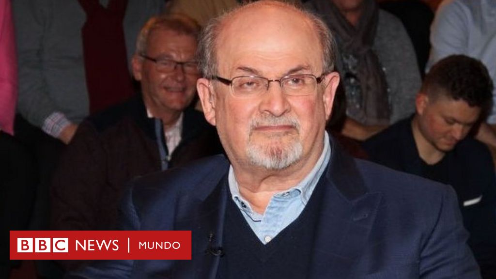 Salman Rushdie: el gobierno de Irán asegura que el escritor y sus seguidores son los culpables del ataque en Nueva York