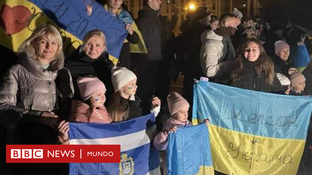 Guerra en Ucrania: las fuerzas ucranianas entran en Jersón tras completar Rusia su retirada