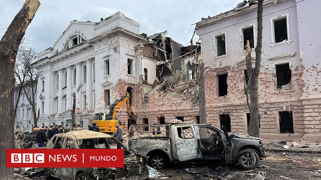 Doble ataque ruso en Sumy causa decenas de muertes civiles
