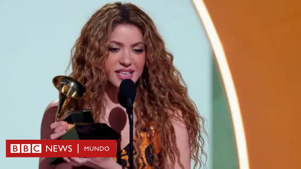 "Hermanos y hermanas migrantes... Siempre voy a luchar por ustedes": 5 mensajes políticos de Shakira y otros artistas que resonaron en la ceremonia de los Grammy