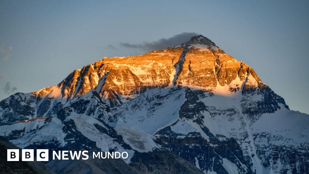 Mueren 5 turistas mexicanos y un piloto nepalí en un accidente de helicóptero cerca del Everest