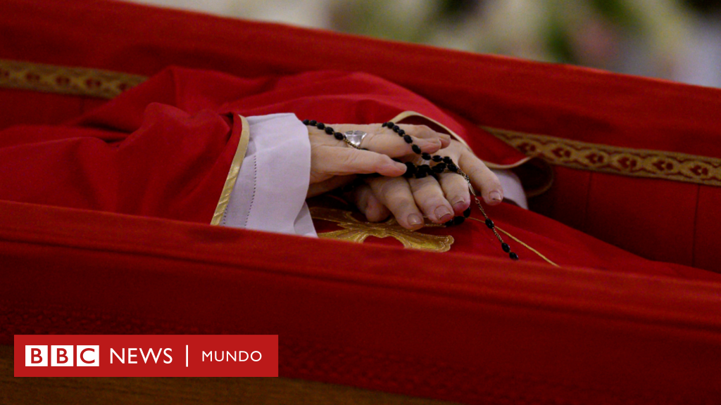 El Vaticano presenta imágenes del féretro del papa Francisco y confirma fecha de funeral