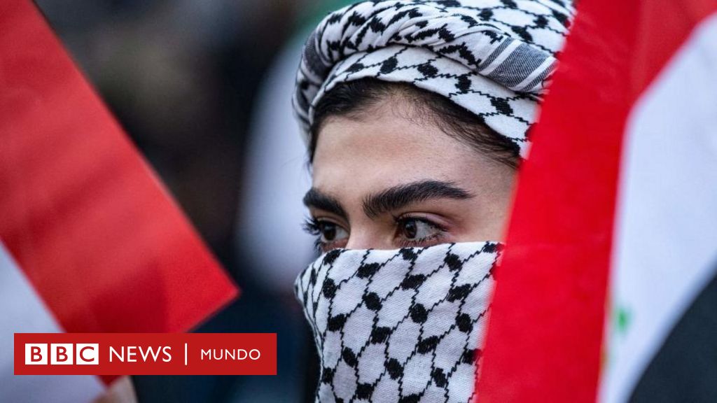Qué significa la bandera de Palestina y por qué tiene cuatro colores, tres  franjas y un triángulo? 