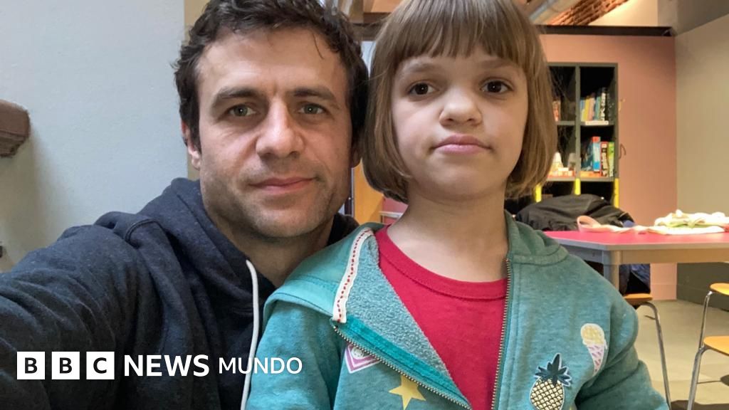 La conmovedora lucha del músico Luciano Supervielle con la que logró que su hija con acondroplasia reciba medicación en Uruguay