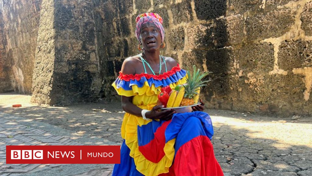 "Soy patrimonio histórico, mi amor, pero no puedo pagar el dentista": la muralla que parte en dos a Cartagena, la ciudad más turística de Colombia