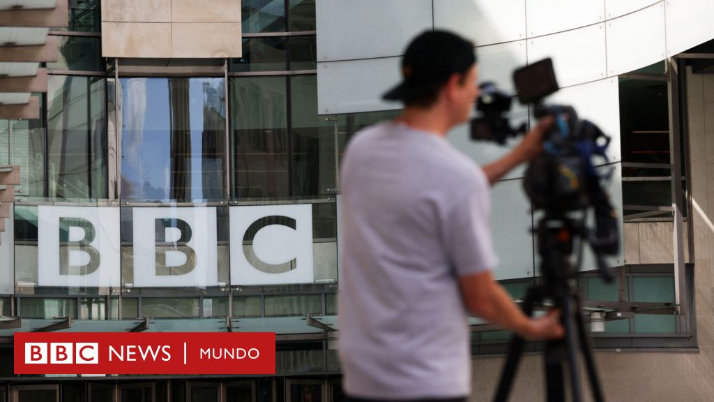"Las acusaciones son basura": el abogado del joven al que presuntamente le pagó un presentador de la BBC a cambio de fotos explícitas asegura que no sucedió nada inapropiado