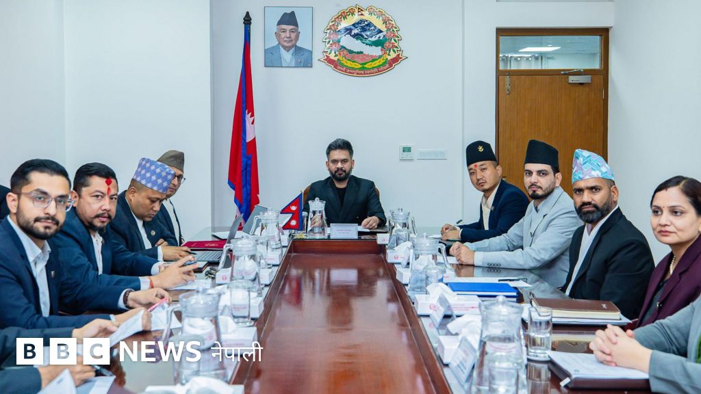 अर्थमन्त्रीले मात्रै बुझाए सम्पत्ति विवरण, रास्वपाको 'पारदर्शिताको वाचा'प्रति उठ्न थाल्यो प्रश्न
#BBCNepali #NepalGovernment #balendrashah