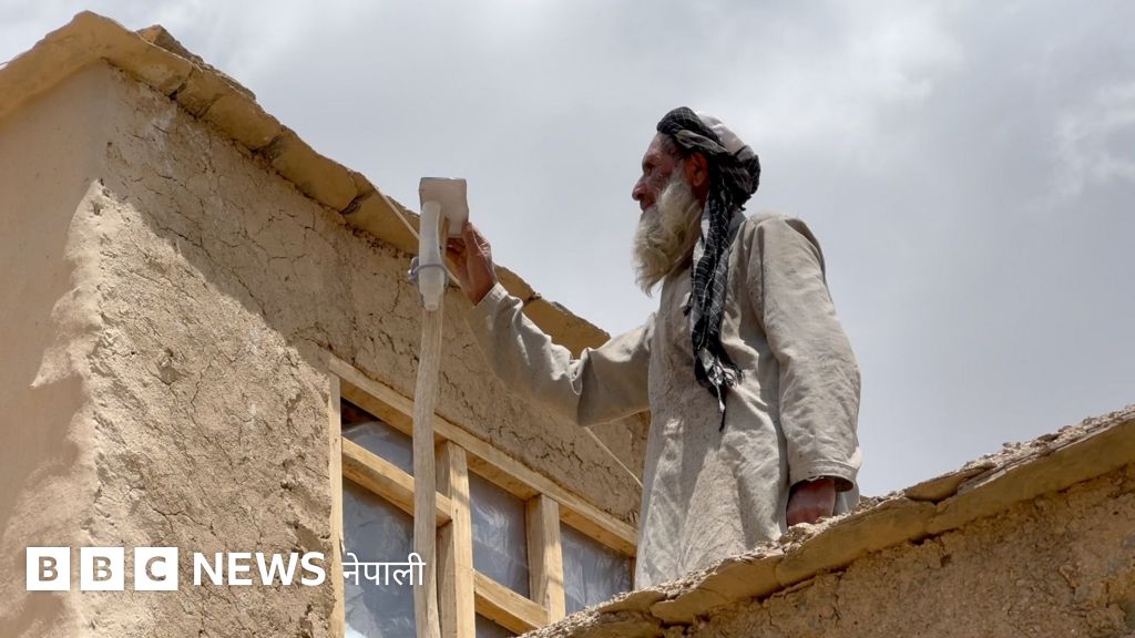 सिग्नल राम्रो नभएको ठाउँमा प्लास्टिकको रित्तो भाँडामा राखेर फोन चलाउने जुक्ति