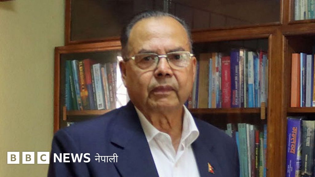 झलनाथ खनाल : 'मर्नुपरे परिवारसँगै जलेर मर्छु भनेर जिद्दी गरेपछि सुरक्षाकर्मीहरू जलिरहेकी मेरी श्रीमतीको उद्धार गर्न गए' 