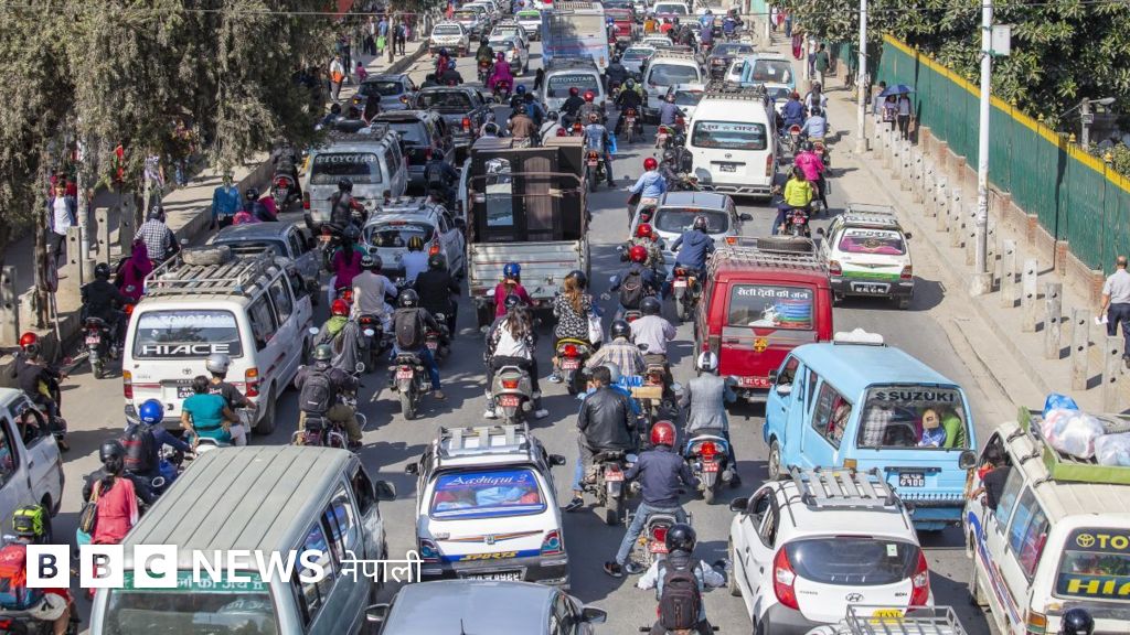 सरकारको योजना के हो र यातायात व्यवसायी के भन्छन्?

#BBCNepali #traffic #publictransport