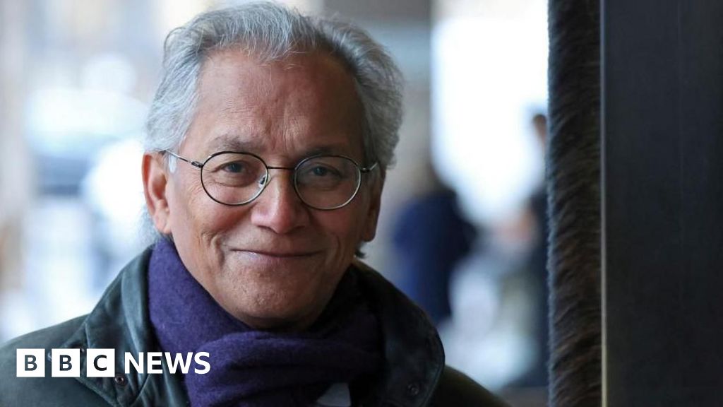 BBC chairman apologises for Panorama Trump edit