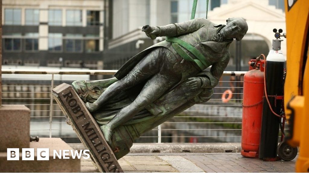 Slave trader statue removed outside London museum