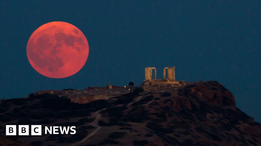 Supermoon lights up the sky around the world