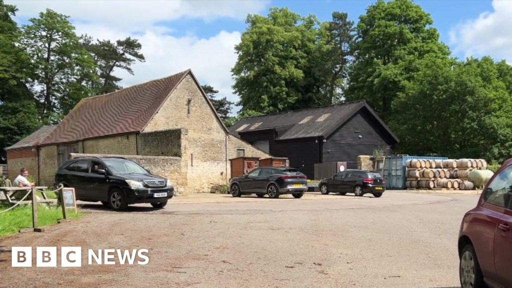 Il futuro di una distilleria di Oxford è in dubbio a causa della partenza dell'azienda produttrice di bevande