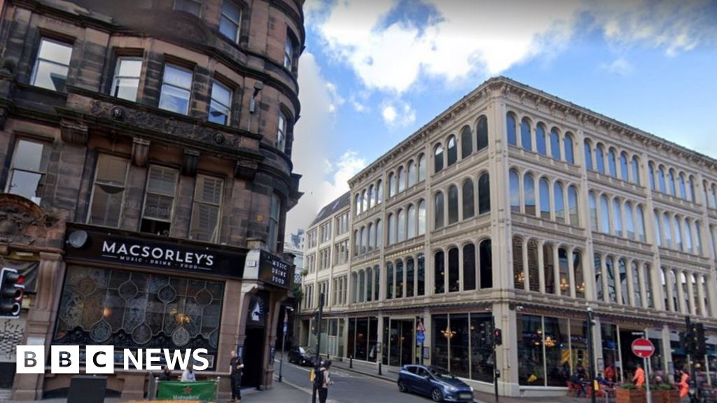 Pedestrian critical after being struck by bus in Glasgow BBC News