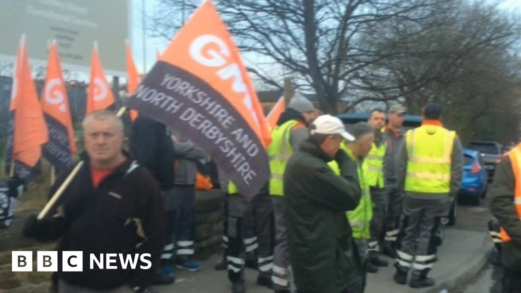 Sheffield bin workers walk out in 24hour industrial action BBC News