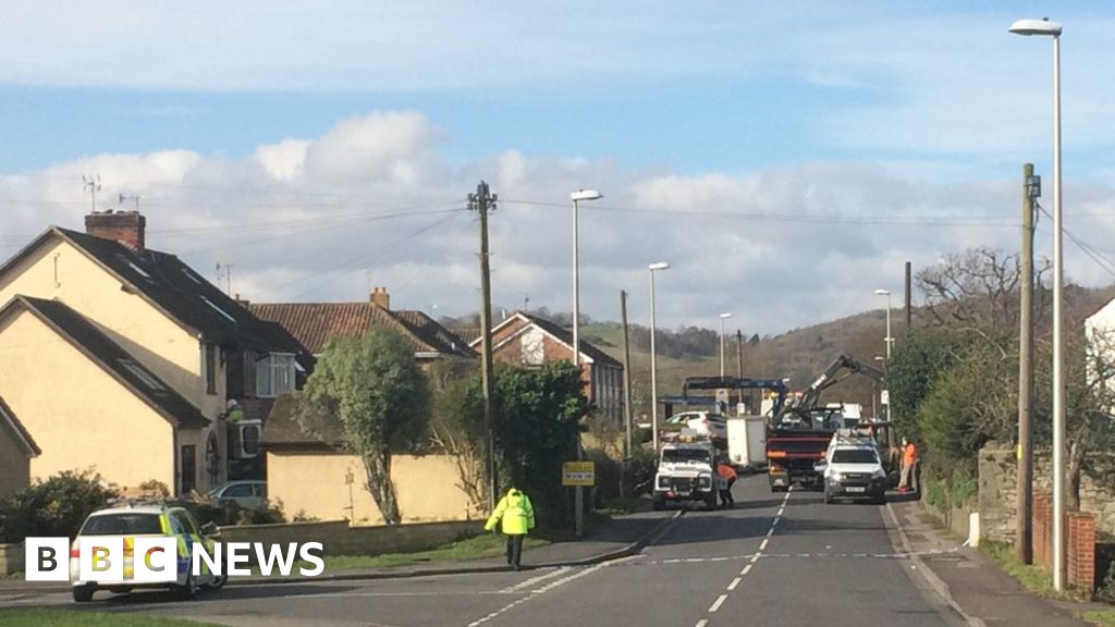 Nailsea crash suspect held after Alex Gould's death bailed - BBC News