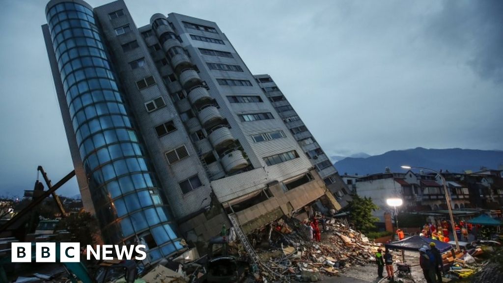 Taiwan Earthquake Series Of Powerful Aftershocks Hit Hualien Bbc News