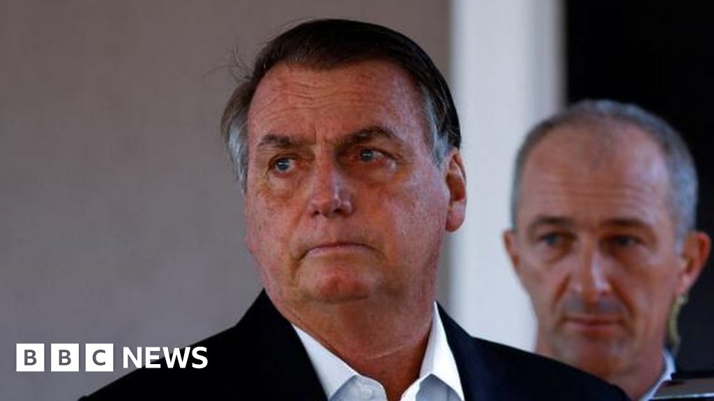 Jair Bolsonaro: Police search home of ex-president