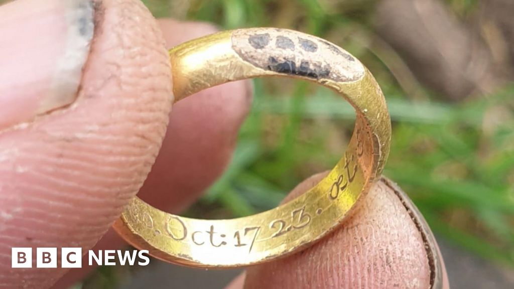 Metal Detectorist Discovers 18th-Century Gold Mourning Ring in Norfolk