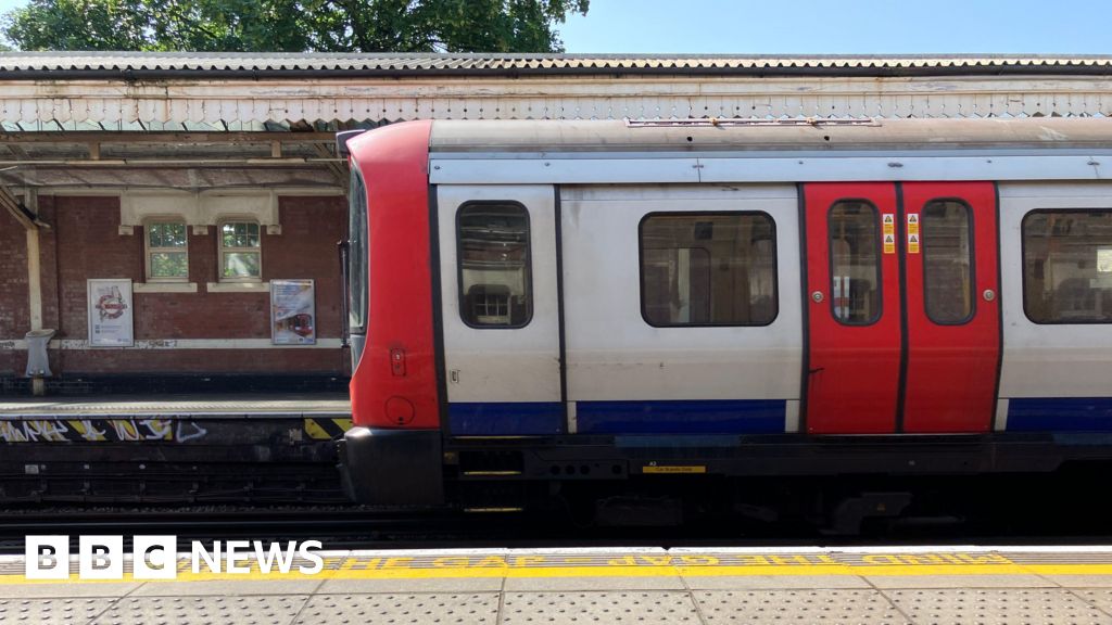Tube fare evasion prosecutions highest since 2019