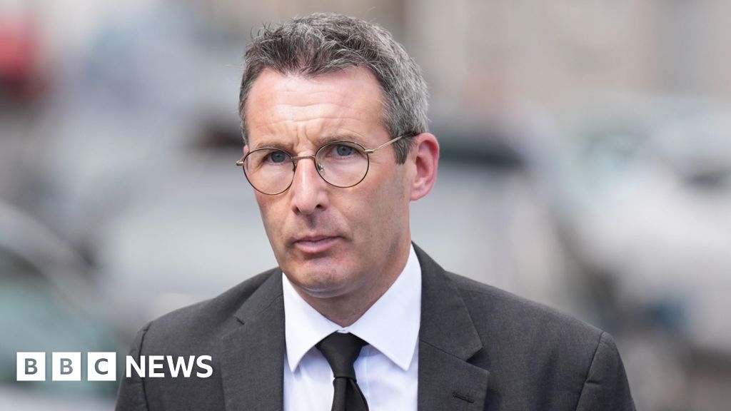 Very serious consequences for farmers if bluetongue gets hold, says minister