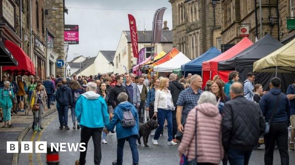 bbc.co.uk - Robbie Macdonald - Lancashire's town's food festival could run over two days in 2026 - BBC News