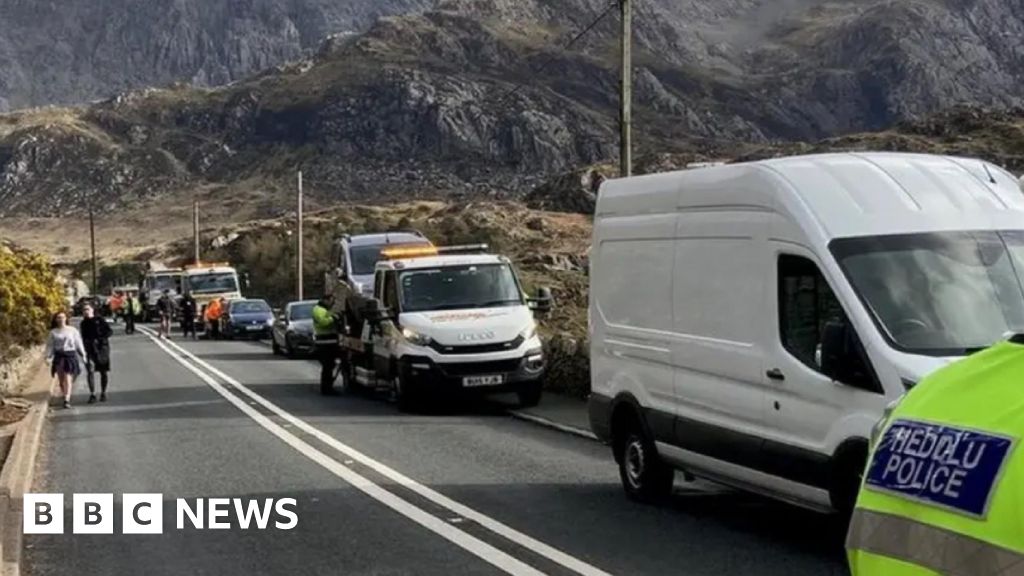 Snowdonia: Could private car parks fix Eryri’s traffic chaos?