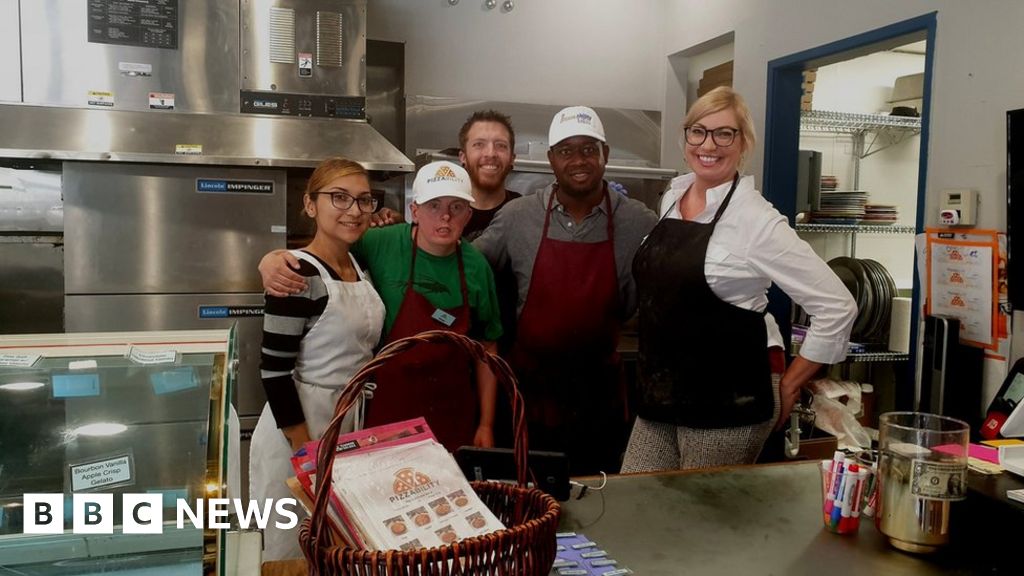 'People come for the selfies but won't pay $2 for pizza'