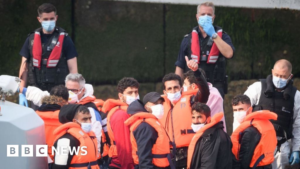 Channel migrants: Home Office response ineffective, says second report