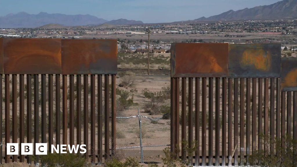 Mexican building US wall says family jokes about leaving gap BBC News